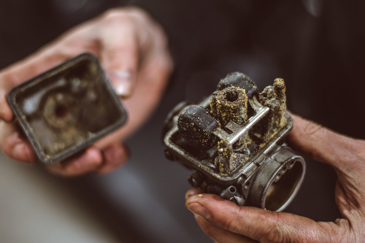 Kustom Kommune Motorcycle maintenance dirty carbs